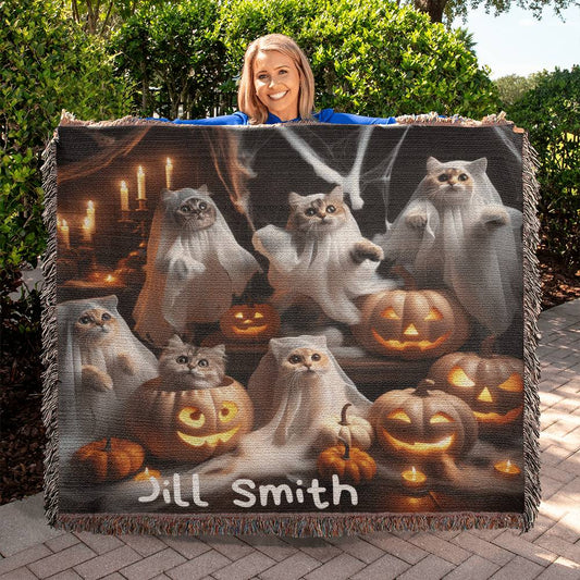 What To Buy For A Cat Lover This Halloween?